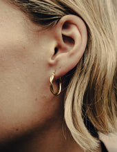 Load image into Gallery viewer, NORDIC MUSE | Medium Entwined Latch Hoops | Gold - LONDØNWORKS