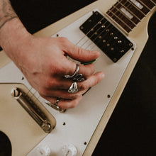 Load image into Gallery viewer, MYSTICUM LUNA | Serpent's Lair Snake Ring | Stainless Steel - LONDØNWORKS