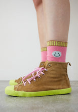 Load image into Gallery viewer, DR BLOOM | Milkiboy Socks | Pink - LONDØNWORKS