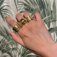 Load image into Gallery viewer, CASSETTE BARCELONA | Star Ring | Gold - LONDØNWORKS