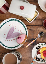 Load image into Gallery viewer, CAROLINE GARDNER | Lilac Heart/Teal Scallop Border Round Plate
