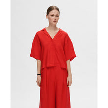 Load image into Gallery viewer, SELECTED FEMME | Lyra Boxy Linen Shirt | Scarlet Flame - LONDØNWORKS