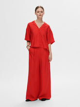 Load image into Gallery viewer, SELECTED FEMME | Lyra Boxy Linen Shirt | Scarlet Flame - LONDØNWORKS