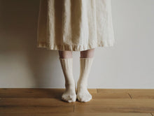 Load image into Gallery viewer, NISHIGUCHI KUTSUSHITA | Wool Cotton Boot Socks | Ivory