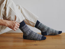 Load image into Gallery viewer, NISHIGUCHI KUTSUSHITA | Oslo Wool Jaquard Socks | Red - LONDØNWORKS