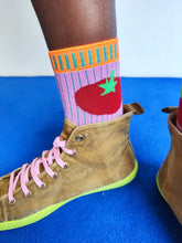 Load image into Gallery viewer, DR BLOOM | Socks Tomato Pomo | Pink