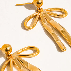 FLANERIE ACCESSORIES | Oliver Bow Dangle Earrings | Gold