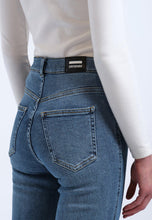 Load image into Gallery viewer, DR DENIM | Moxy Straight Jeans | Cape Sky Worn Hem