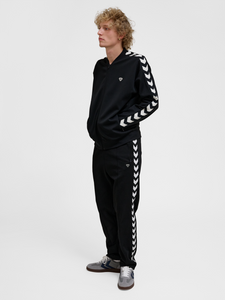 HUMMEL | hmlARCHIVE Regular Poly Zip Jacket | Black - LONDØNWORKS