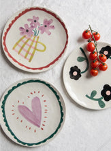 Load image into Gallery viewer, CAROLINE GARDNER | Flowers In Vase/Wine Scallop Border Round Plate
