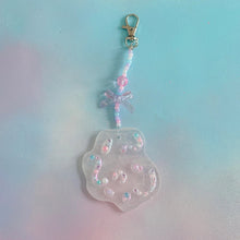 Load image into Gallery viewer, SEBASTIAN SOCHAN | Beaded Bag Charm Keychain | Iridescent Pearl - LONDØNWORKS