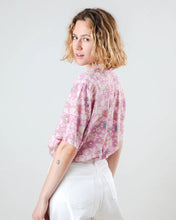 Load image into Gallery viewer, BRAVA FABRICS X PEANUTS | Peanuts Tropical Aloha Blouse | Pink