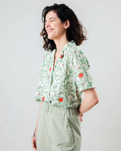 Load image into Gallery viewer, BRAVA FABRICS | Ola de Calor Aloha Shirt | Light Green