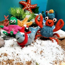 Load image into Gallery viewer, FELT SO GOOD | Handmade Wool Decoration | Sammy Snow Crab - LONDØNWORKS