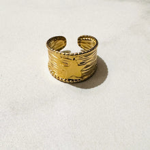 Load image into Gallery viewer, CASSETTE BARCELONA | Star Ring | Gold - LONDØNWORKS