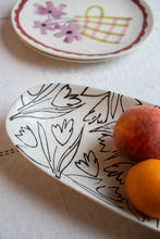 Load image into Gallery viewer, CAROLINE GARDNER | Flowers In Vase/Wine Scallop Border Round Plate