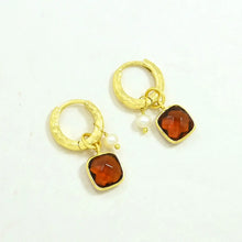 Load image into Gallery viewer, NOYRE BERLIN | Elpis Huggie Earrings | Hessonite and Pearl
