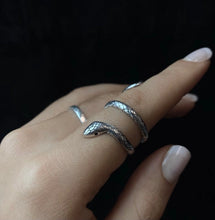 Load image into Gallery viewer, ARTEMIS | Snake Ring | Silver