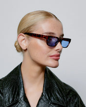 Load image into Gallery viewer, A. KJÆRBEDE | Bror | Demi Tortoise (Blue Lens) - LONDØNWORKS