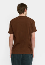 Load image into Gallery viewer, REVOLUTION | 1425 PIZ Application T-Shirt | Brown