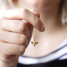 Load image into Gallery viewer, LISA ANGEL | Delicate Bumblebee Pendant Necklace | Gold - LONDØNWORKS
