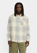 Load image into Gallery viewer, REVOLUTION | 3223 Casual Shirt | Off-White - LONDØNWORKS