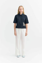 Load image into Gallery viewer, THINKING MU | Ane Fish Patch Blouse | Navy