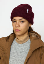 Load image into Gallery viewer, SELFHOOD | 99010 Fluffy Beanie | Burgundy