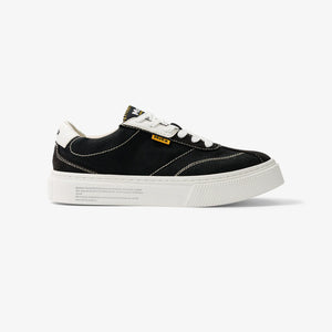 MoEa | GEN4 Banana Vegan Sneakers | Black & White