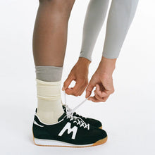 Load image into Gallery viewer, KARHU | Mestari 76 Sneakers | Black &amp; White