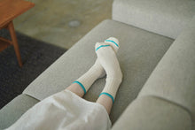 Load image into Gallery viewer, NISHIGUCHI KUTSUSHITA | Boston Silk Cotton Socks | Marshmallow Cream