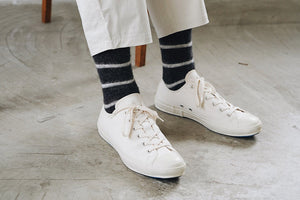 NISHIGUCHI KUTSUSHITA | Oslo Mohair Wool Border Socks | Navy