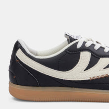 Load image into Gallery viewer, MoEa | Flow Sneakers | Black &amp; White