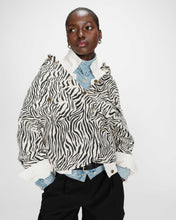 Load image into Gallery viewer, GRACE &amp; MILA | Vana Printed Oversized Jacket | Zebra - LONDØNWORKS