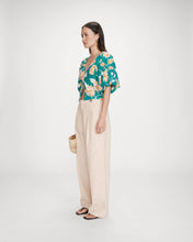 Load image into Gallery viewer, GRACE &amp; MILA | Vahe Short Patterned Blouse | Green - LONDØNWORKS