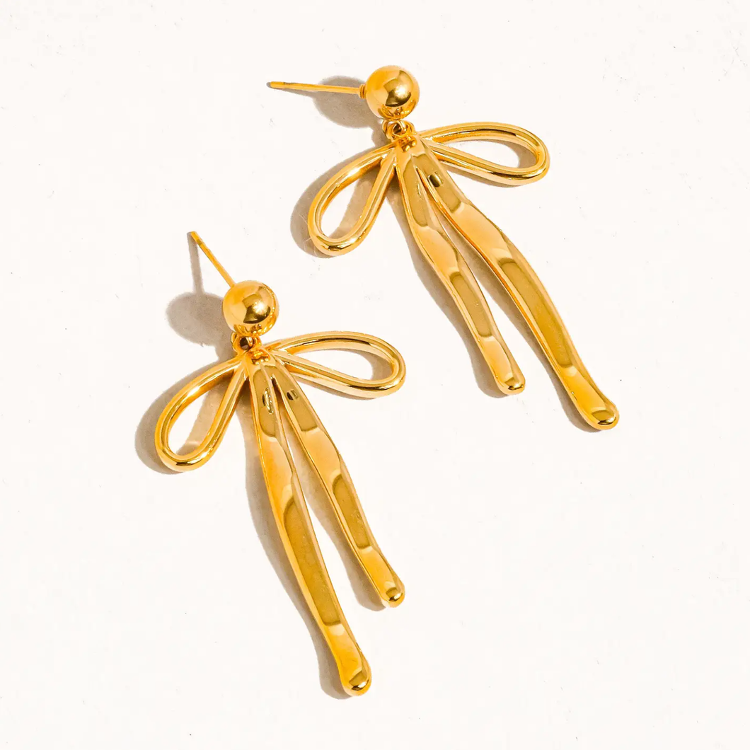 FLANERIE ACCESSORIES | Oliver Bow Dangle Earrings | Gold