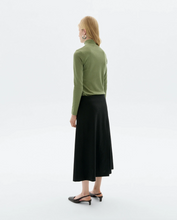 Load image into Gallery viewer, THINKING MU | Hemp Aine Top | Light Eucalyptus