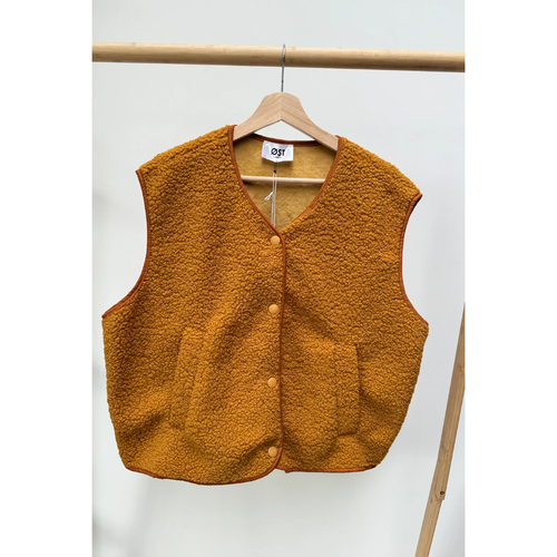 ØST LONDON | Kirsten Sleeveless Fleece Jacket | Mustard