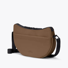 Load image into Gallery viewer, UCON ACROBATICS | Alva Medium Bag | Lotus Infinity Series | Chesnut - LONDØNWORKS