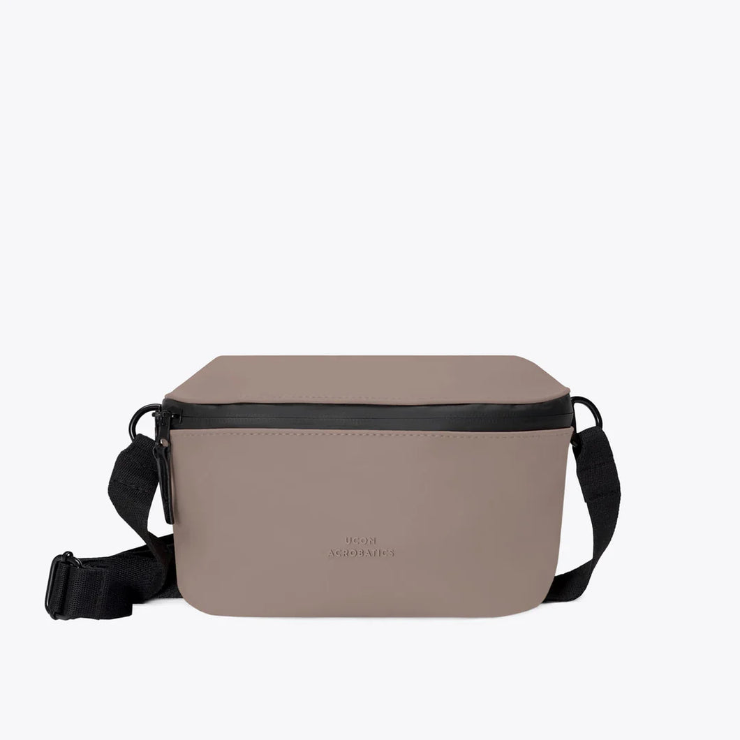 UCON ACROBATICS | Jona Medium Bag | Lotus Infinity Series | Dark Sand