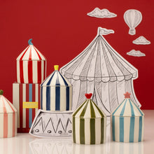 Load image into Gallery viewer, ZESTY LEMONS | CARNIVAL CANDLE | Amber &amp; Bergamot - LONDØNWORKS