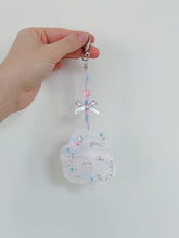 Load image into Gallery viewer, SEBASTIAN SOCHAN | Beaded Bag Charm Keychain | Iridescent Pearl - LONDØNWORKS