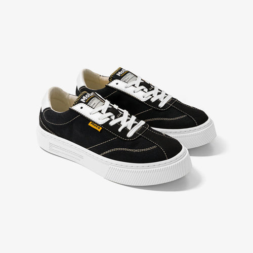 MoEa | GEN4 Banana Vegan Sneakers | Black & White