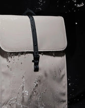 Load image into Gallery viewer, GASTON LUGA | Däsh Backpack 16&quot; | Olive
