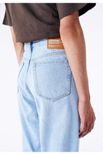 Load image into Gallery viewer, DR DENIM | Dash Jeans | Stream Light Used - LONDØNWORKS