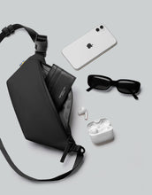 Load image into Gallery viewer, GASTON LUGA | Däsh Bumbag | Black - LONDØNWORKS
