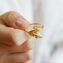 Load image into Gallery viewer, LISA ANGEL | Double Feather Ring | Gold - LONDØNWORKS