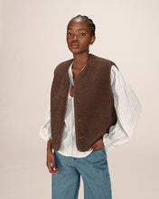 Load image into Gallery viewer, GRACE &amp; MILA | Seth Reversible Jacket Vest | Chocolate - LONDØNWORKS