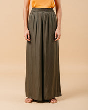 Load image into Gallery viewer, GRACE &amp; MILA | Matcha Trousers | Khaki - LONDØNWORKS