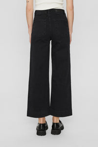 NÜMPH | Nuparis Cropped Jeans | Black